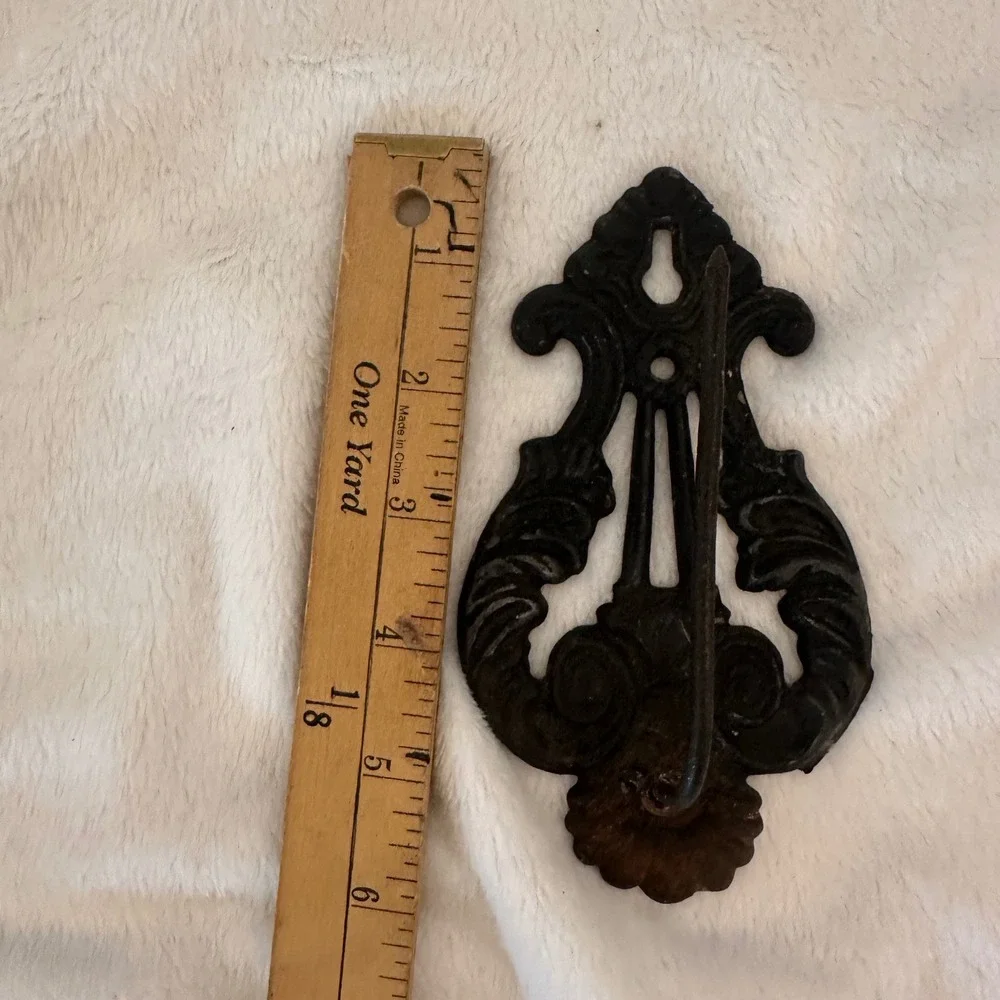 Unbranded ornate cast